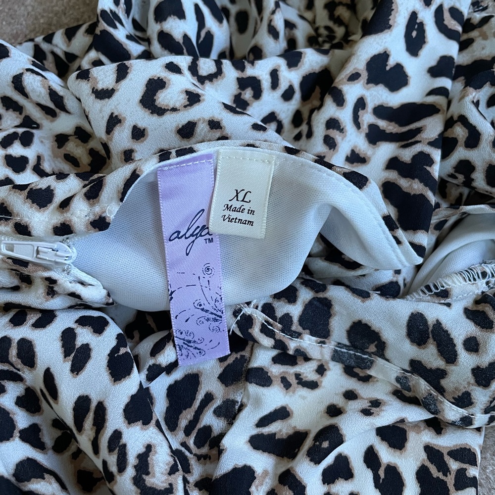 leopard romper - Picture 3 of 3